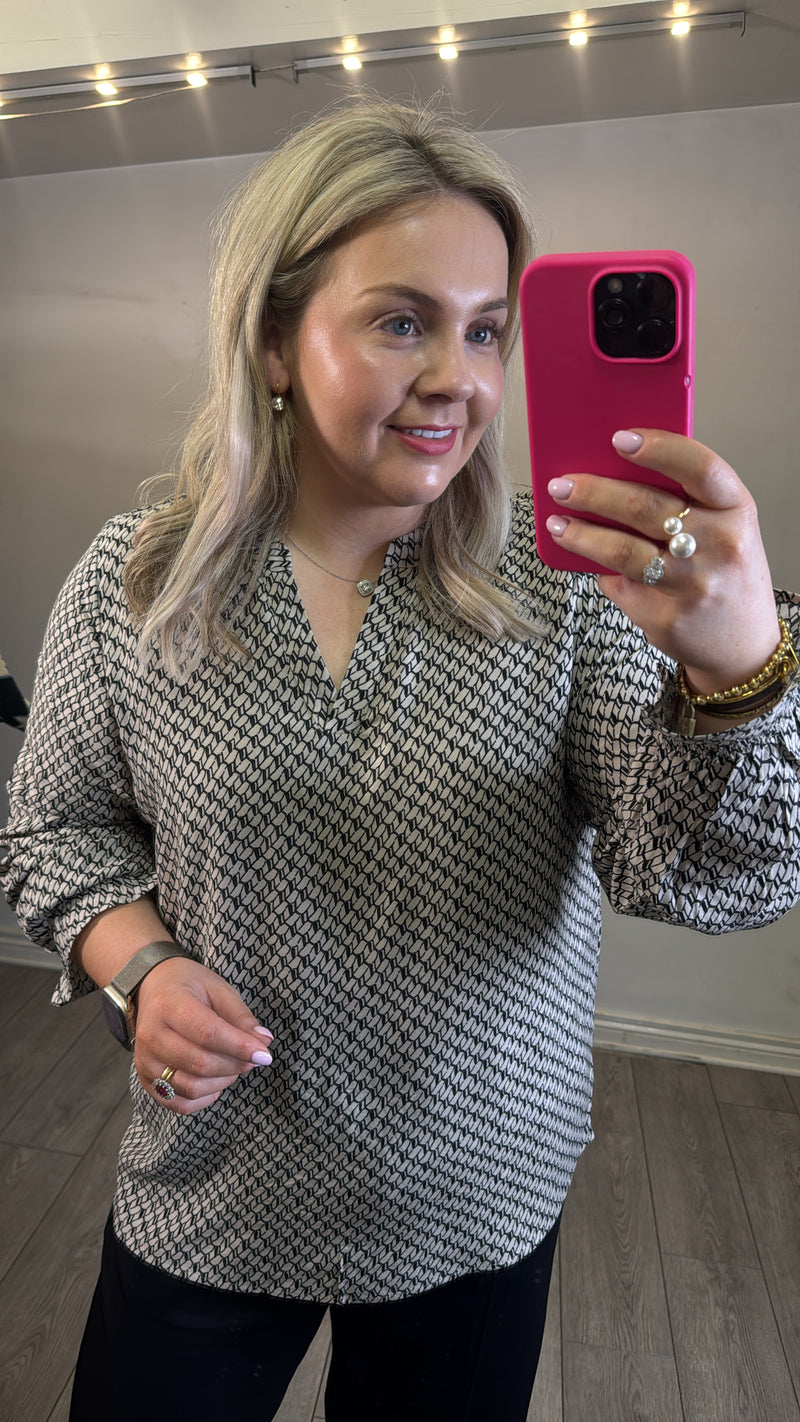 Fransa FrFlowy Feather Beige Abstract Printed V-Neck Top, 20614106