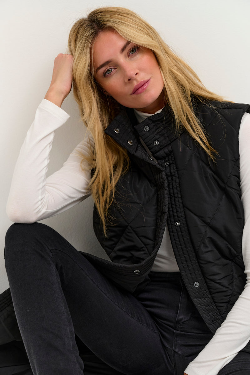 Kaffe Kameria Ultimate Black Quilted Gilet, 10505686