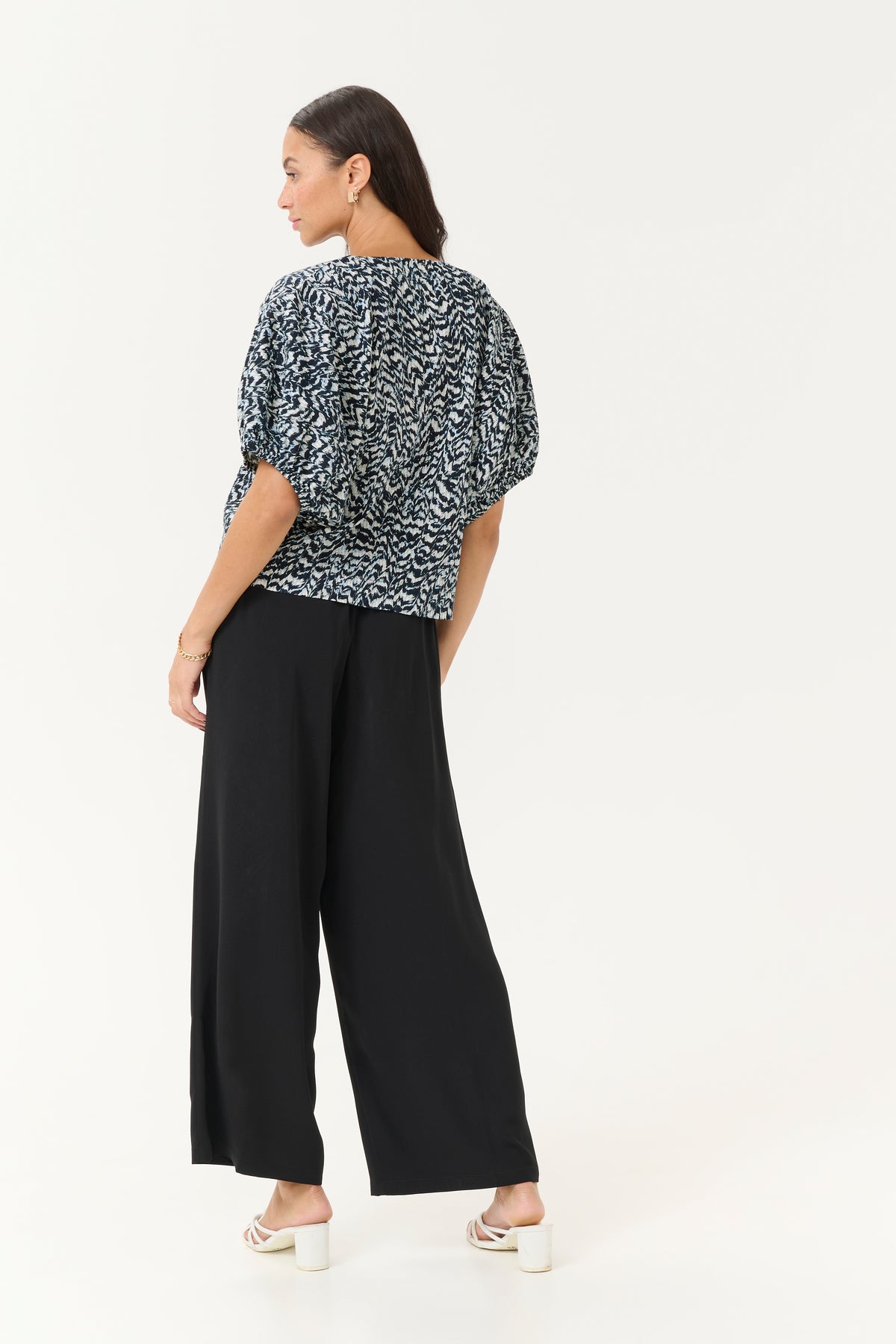 Kaffe Karuffalo Baby Blue/White/Navy Abstract Printed V-Neck Top