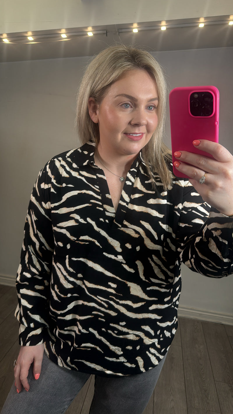 Fransa FrFlowy Black Abstract Printed V-Neck Blouse