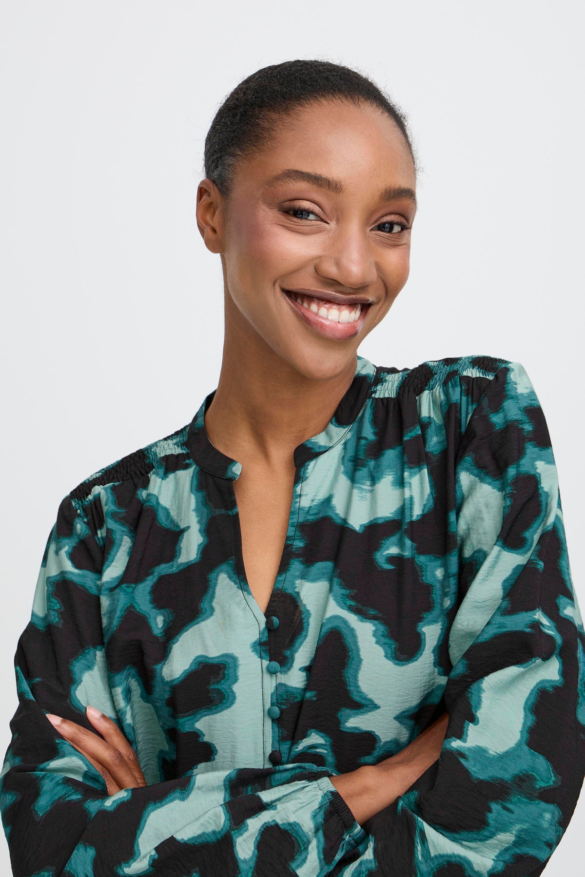 B.Young Byibine Blurry Green Abstract Printed V-Neck Blouse, 20817064