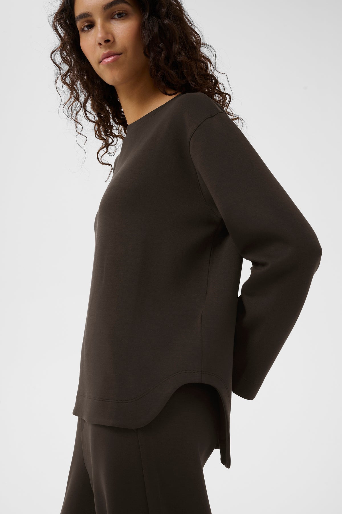 BACK IN STOCK - InWear Gincent Chocolate Brown Modal Supersoft Dipped Hem Sweatshirt