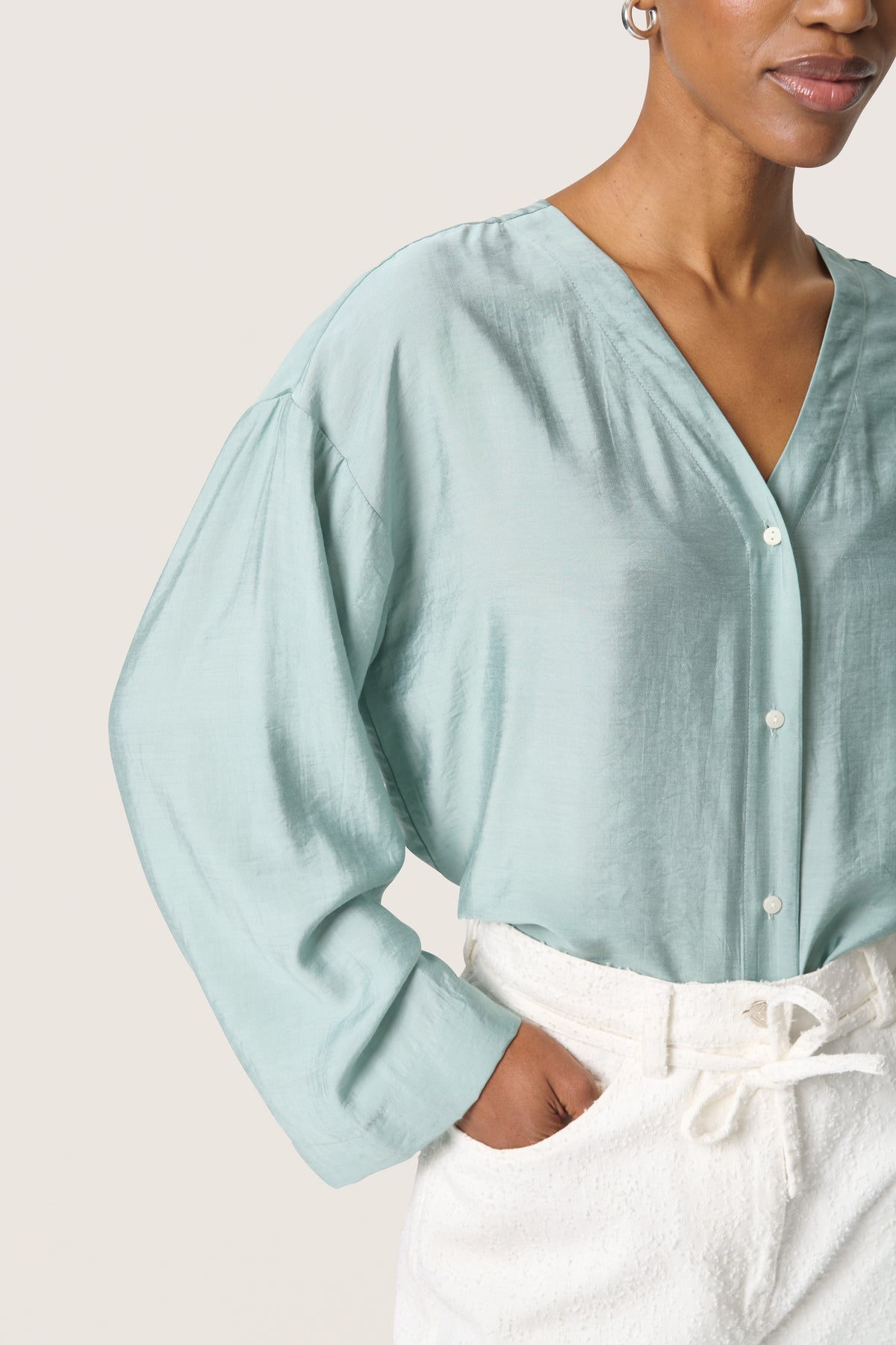 Soaked in Luxury Leodora Silver Blue V-Neck Oversized Blouse, 30408093