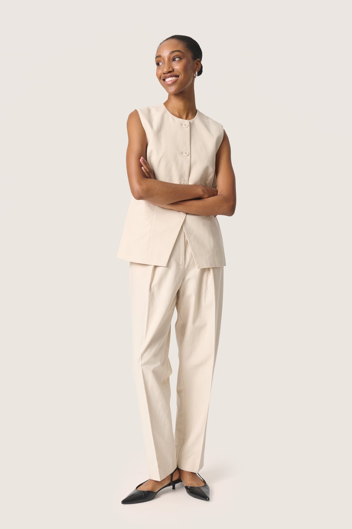 Soaked Linnena Beige Linen Fitted Waistcoat, 30408109