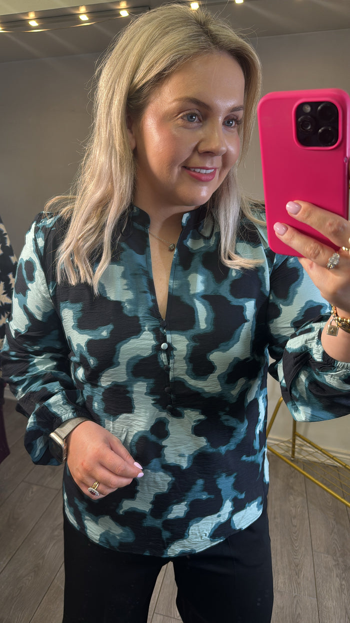 B.Young Byibine Blurry Green Abstract Printed V-Neck Blouse, 20817064