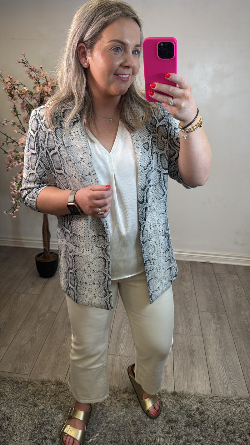 Toxik Highwaisted Wide Leg Culotte Cream Beige Stud Cropped Jeans