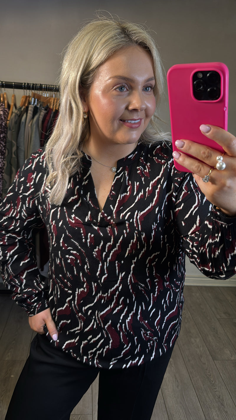 (Kaffe Kaditte Windsor Wine/Black Abstract Print V-Neck Blouse