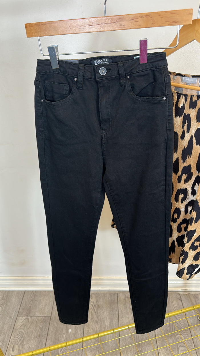 BESTSELLER - BACK IN STOCK - Toxik ORIGINAL Highwaisted Ultra Black Bum Lift Skinny Jeans