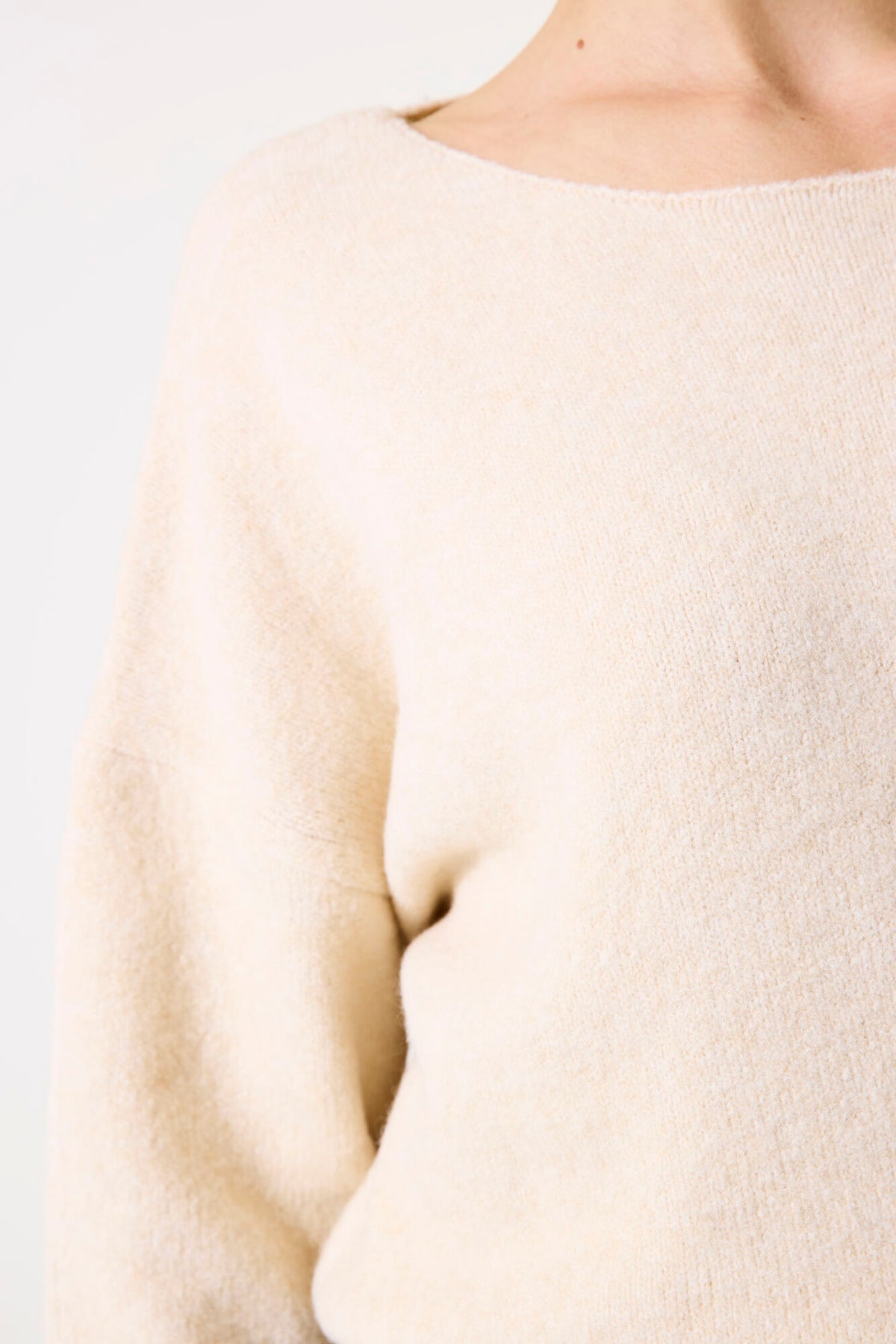 Garcia Classic Cream Supersoft Boat Neckline Knit