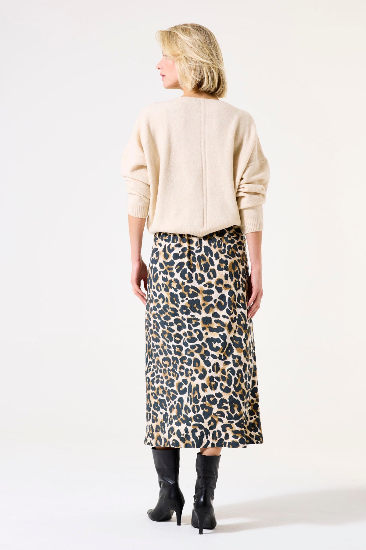 Garcia Classic Cream Supersoft Boat Neckline Knit